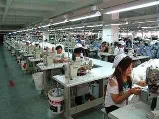 提(ti)升服(fu)裝(zhuang)加工廠(chang)產品(pin)數(shu)量(liang)的有(you)效(xiao)策(ce)略(lve)