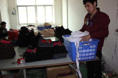 義(yi)烏服(fu)裝(zhuang)廠(chang)家全解(jie)析(xi) 筱(xiao)茹(ru)服(fu)裝(zhuang)廠(chang)的(de)加工(gong)實力(li)與(yu)市(shi)場優(you)勢